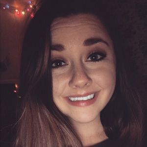 Meet your Posher, Leah